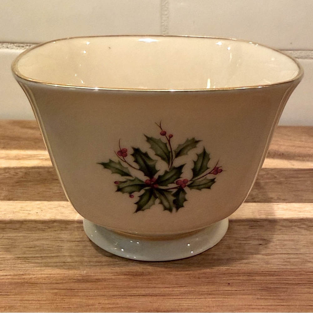 Lenox Holiday Treat Bowl (Dimensions) 4 inches